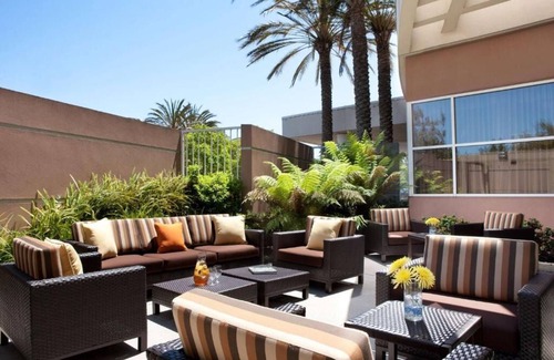 Emeryville Resort | Ensuring a Very Comfortable & Memorable Stay! 4 Relaxing Units, w/Swimming Pool