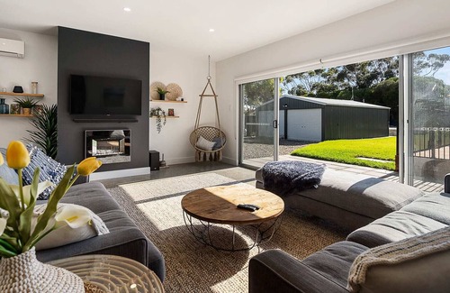 Goolwa House | Entertainers Delight-16 Graham-PetsNegotiableWi-Fi