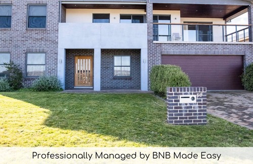 Eglinton House | Entertainers Dream - Pizza Oven, Fireplace, Wifi