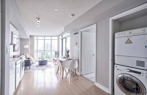 Wellington Place Condo | Entertainment District 1br+free parking DT Toronto