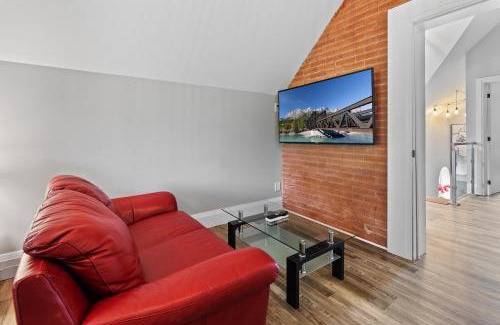 Mount Hope Huron Park House | ENTIRE 1 BEDROOM APARTMENT ACROSS FROM GOOGLE - br5