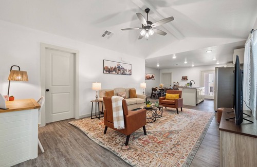 Southgate House | Entire 3-bedroom house in Lubbock. Sleeps 6, pets, fenced yard