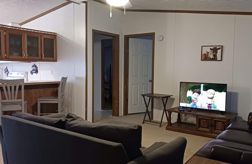 Mineral Point House | Entire 3 Bedroom House + Huge Wooded Yard