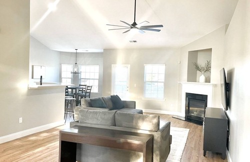 Arcadia House | Entire 4BD Roebuck Home 10Min From Spartanburg DOWNTOWN