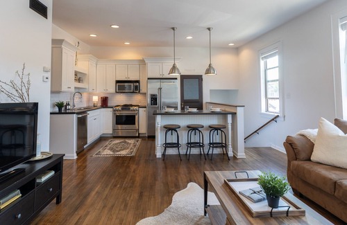 New Ulm Apartment | Entire Apartment - In Downtown New Ulm - Historic