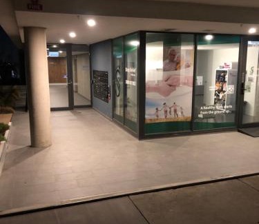Maribyrnong Apartment | Entire apartment with washer-dryer machine near Footscray