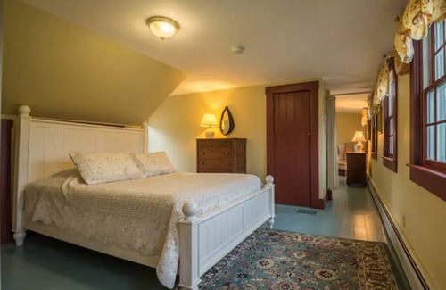 Walpole Other | Entire Farmhouse with lots of open space 15 min north of Keene