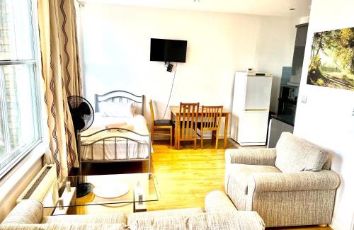 Great Yarmouth Apartment | Entire Flat With View to River Yare, H 1