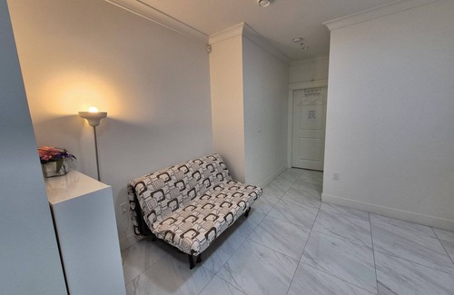 Knight House | Entire ground floor suite with full privacy