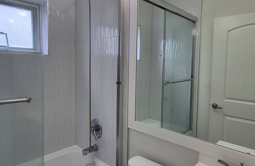 Knight House | Entire ground floor suite with full privacy