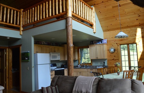 Cochrane House | Entire high-quality lodge well equipped and tranquil - See ALBINO deer!