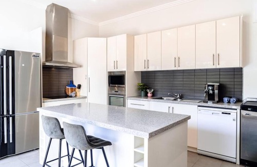 South Geelong House | Entire holiday house - Geelong - Sleeps 6