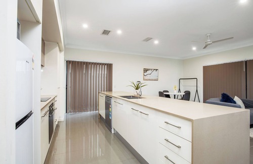 Upper Coomera House | Entire Home Near Theme Parks