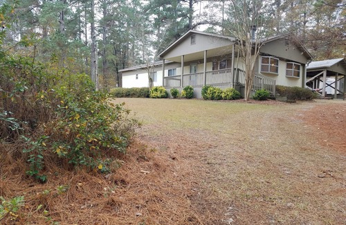 Martinez House | Entire Home - Retro-style near I-20: City Access, Country Feel