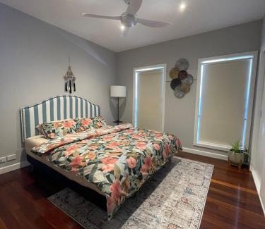 Yarraville House | Entire Home with Yard, Perfect for Pets & You!