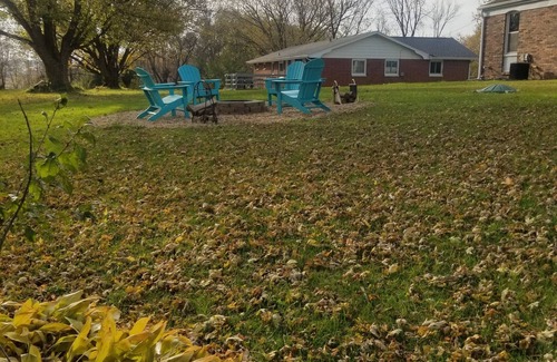 Dubuque County House | Entire house. Bonus Game Rm. Lg yard w/firepit/driveway/garage.