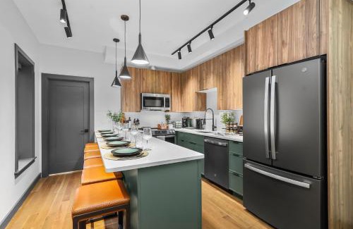 Somerville House | Entire House Free Parking Sleeps 26 MIT Harvard TD