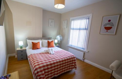 Birkenhead House | Entire House-Merseyside-Liverpool