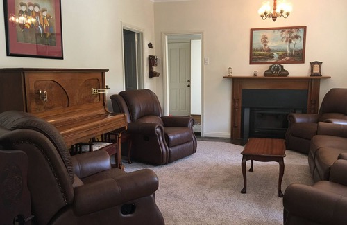 Blackwood House | Entire house - Sleeps 15