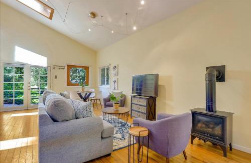 Redwood City Apartment | Entire Mountain Cottage Home - Restaurants Amazing Hiking & Biking Trails
