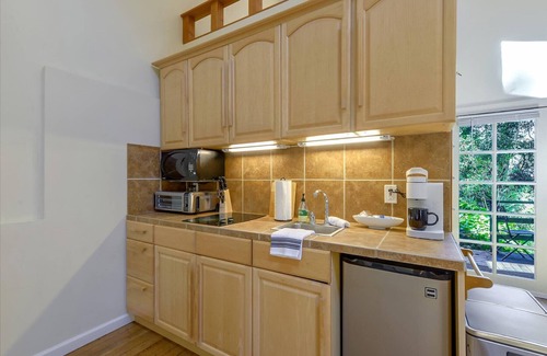 Redwood City Apartment | Entire Mountain Cottage Home - Restaurants, Amazing Hiking & Biking Trails
