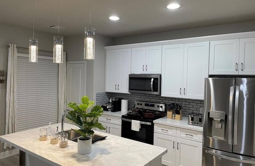 Southeast Houston House | Entire New Cozy Home near NRG Stadium