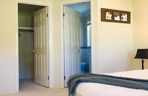 Gwandalan House | Entire place for your work trip or holiday