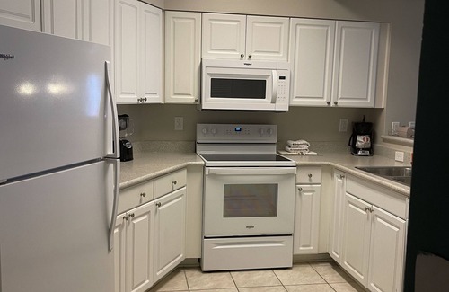 Galveston Resort | Entire Resort Condo 2bed/2Bath sleeps 8 w/infinity pool overlooking the beach