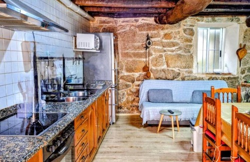 Arenteiro House | Entire Rural House with Fireplace, Farm with Barbecue and Pool included