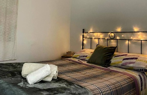 Arenteiro House | Entire Rural House with Fireplace, Farm with Barbecue and Pool included