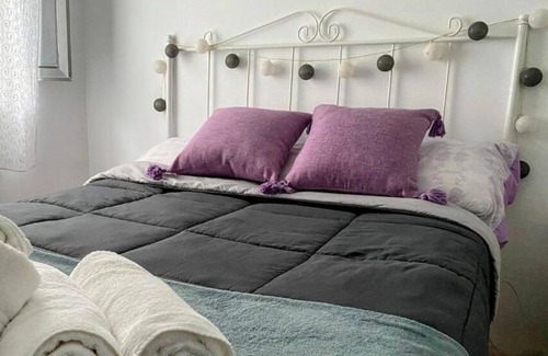 Arenteiro House | Entire Rural House with Fireplace, Farm with Barbecue and Pool included