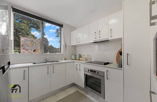 Hurstville Apartment | Entire unit in Hurstville