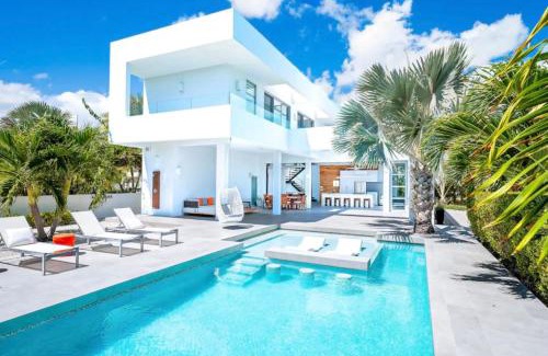 Long Bay Apartment | Entire Villa in Providenciales, Long Bay Beach, Turks and Caicos Islands