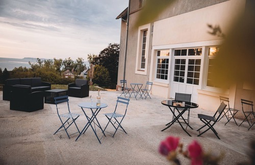 Cricqueboeuf Apartment | Entre Honfleur et Deauville, Face à la Mer, Dans une Bâtisse Normande
