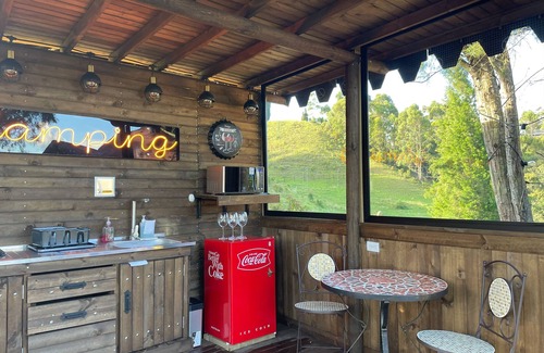 Guarne RV Rental | Entre-pinos Glamping Aeropuerto Wifi Vista 360º