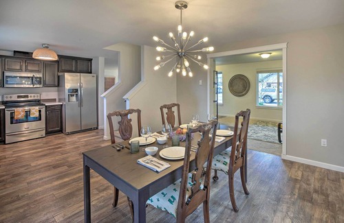 Enumclaw House | Enumclaw Home - 60 Mi to Mount Rainier!