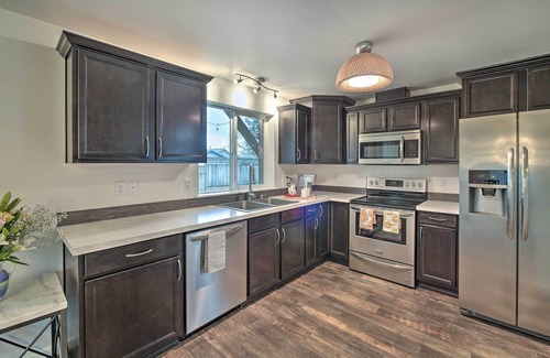 Enumclaw House | Enumclaw Home - 60 Mi to Mount Rainier!