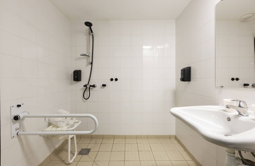 Mainvilliers Hotel | Enzo Hotels Chartres Mainvilliers By Kyriad Direct
