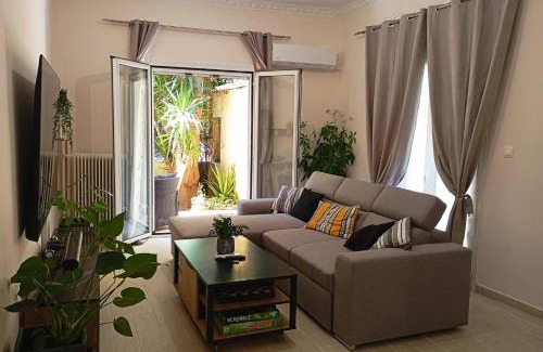 Irakleio Apartment | Ηome & Garden with parking close to Olympic Stadium