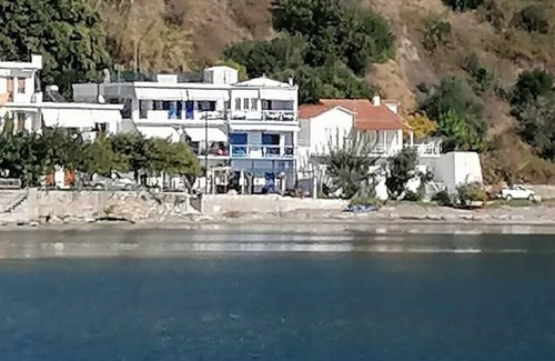 Loutraki Apartment | "Eothinos" Sea front Studio