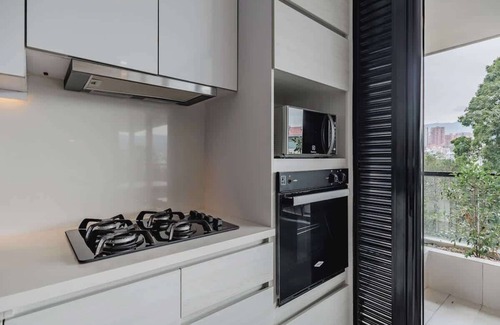 Lalinde Apartment | |EP| Spacious Apt W/Gym, Balcony, pool/Views