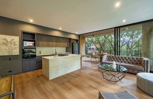 Lalinde Apartment | |EP| Stylish Apt w/Chic Design,Prime Location,Desk