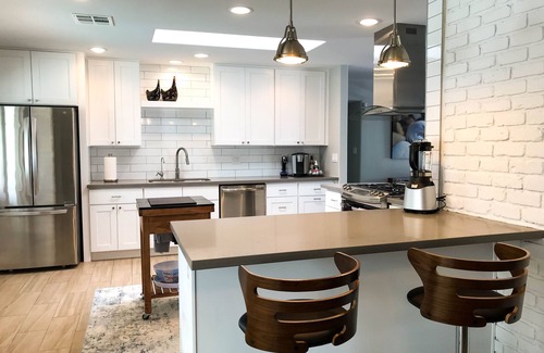 Park Scottsdale One House | Epic Getaway – Heated Pool, 86” Smart TV, Wolf Den, PS5 + 5 Min to Old Town