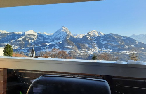 Amden Apartment | Epic view and sun sets from spacious 4 bedroom apartment. Large families +groups