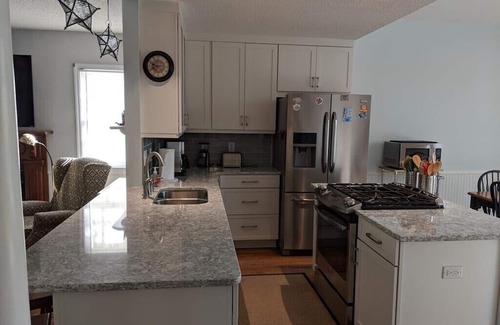 Sunset Point House | Equally Close to both Beach and and Town
