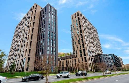 Reston Apartment | Equipped Kitchen& In-unit Washer/D | near IAD & Spring Hill