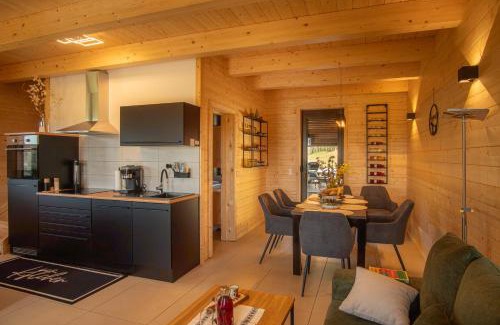Pusztavacs Apartment | Era's Home Apartman