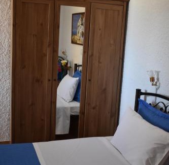 Agia Marina Apartment | Eriketi Studios