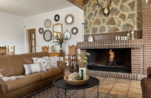 Pozohondo Villa | ¡escápate y Siente la Naturaleza! Villa Familiar con Mucho Encanto Para Grupos