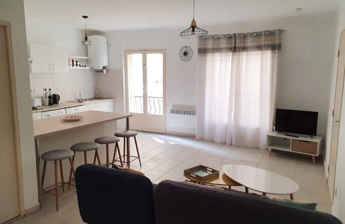 Pezenas Apartment | Escapade in the historic heart of Pézenas